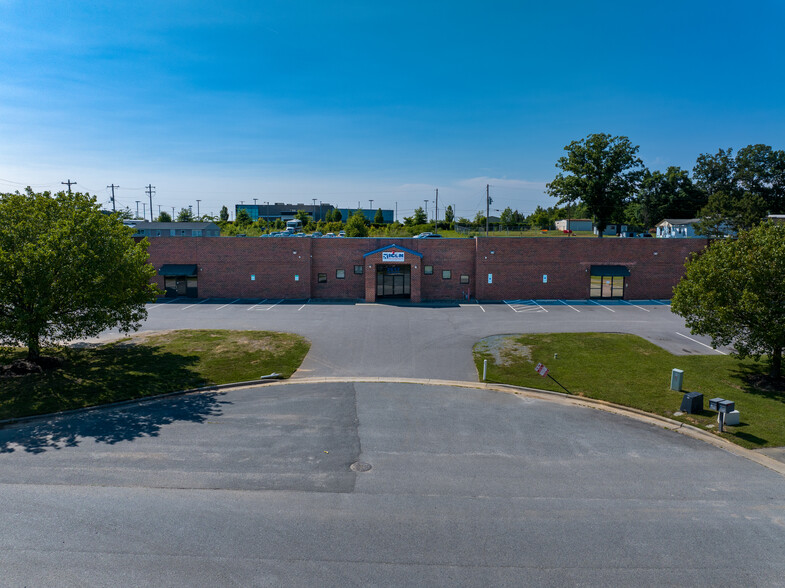 2617 Executive Point Dr, Monroe, NC for lease - Building Photo - Image 2 of 6