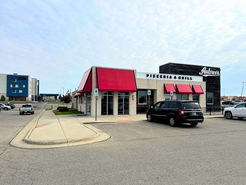 1329 S Main St, Adrian, MI for sale - Building Photo - Image 2 of 41