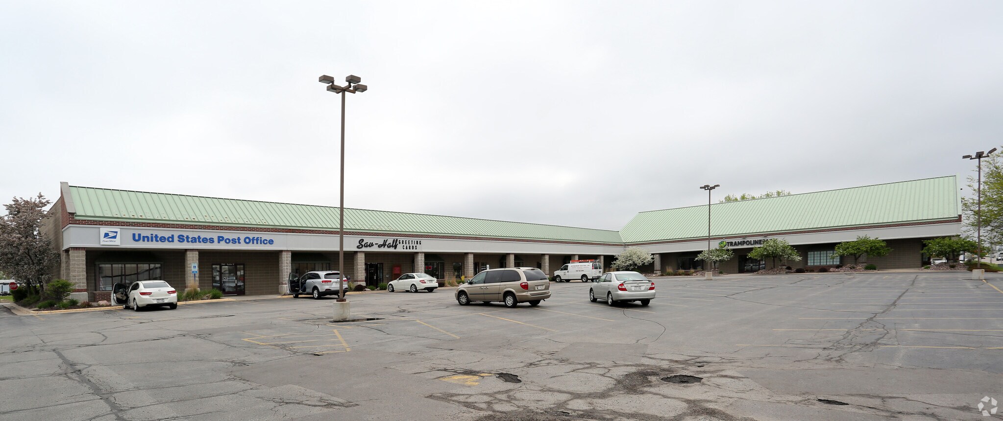 790 Hansen Rd, Green Bay, WI for sale Primary Photo- Image 1 of 1