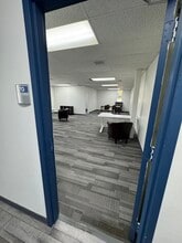 12401 E 43rd St, Independence, MO for lease Interior Photo- Image 1 of 6