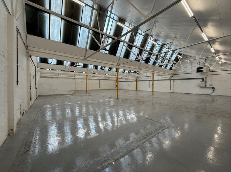 7-8 East Ln, Wembley for lease - Building Photo - Image 3 of 5