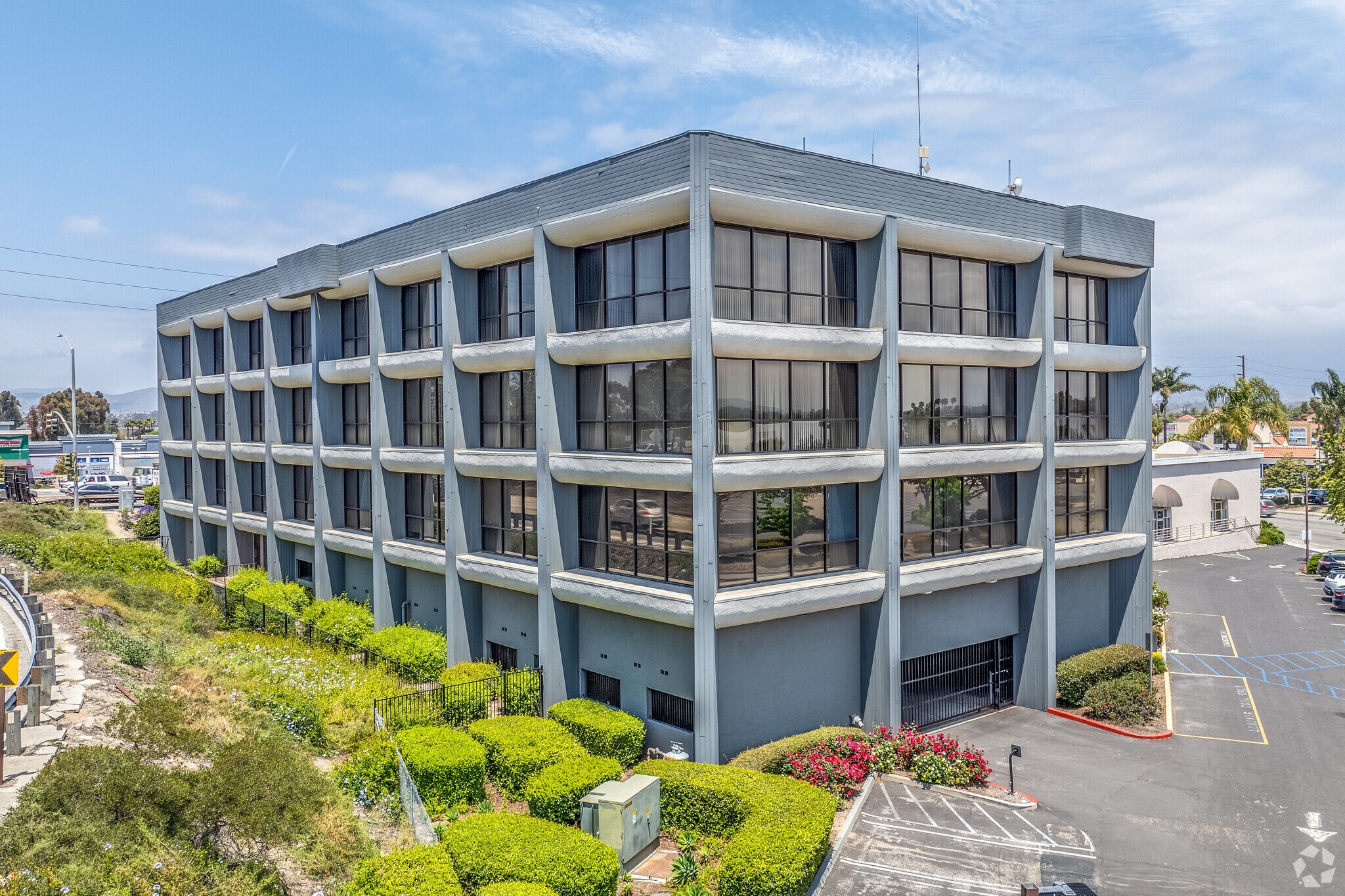 2500 E Vineyard Ave, Oxnard, CA for sale Primary Photo- Image 1 of 7