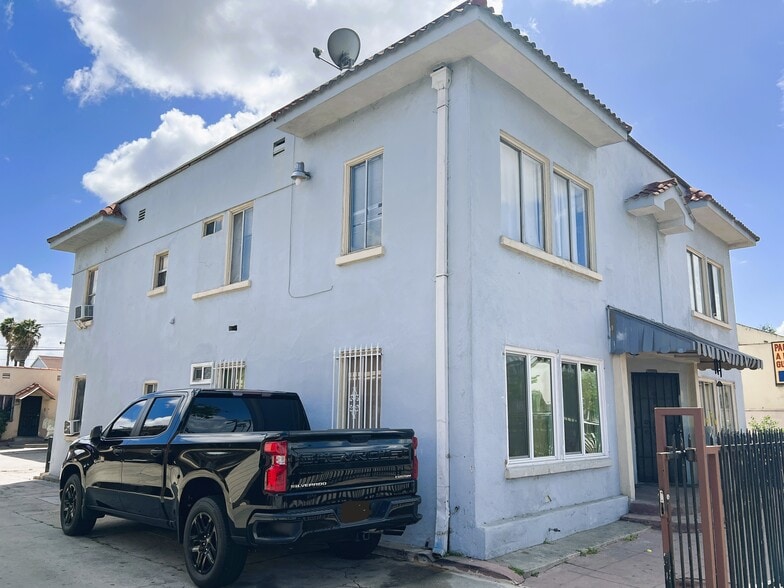 2660-2664 Randolph St portfolio of 2 properties for sale on LoopNet.com - Building Photo - Image 2 of 10