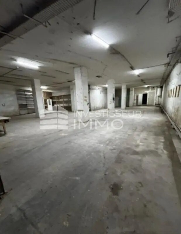 Flex in Bobigny for lease Interior Photo- Image 1 of 4