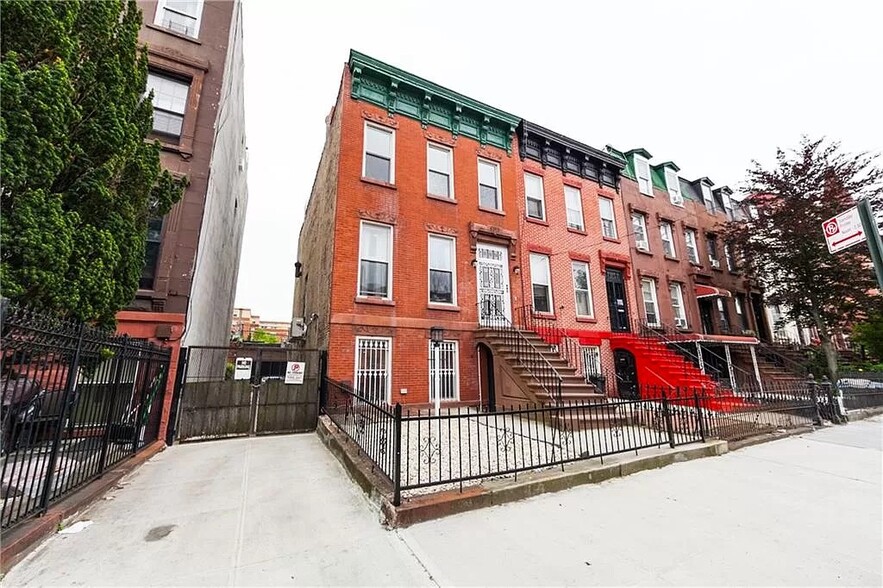 840 Greene Ave, Brooklyn, NY for sale - Primary Photo - Image 2 of 9