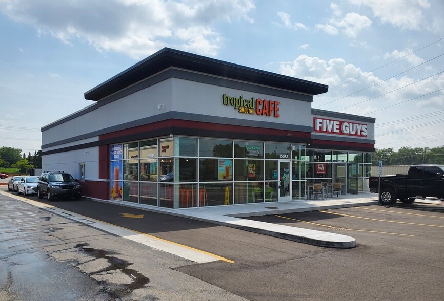 10017 N 2nd Street, Machesney Park, IL for lease - Building Photo - Image 1 of 4