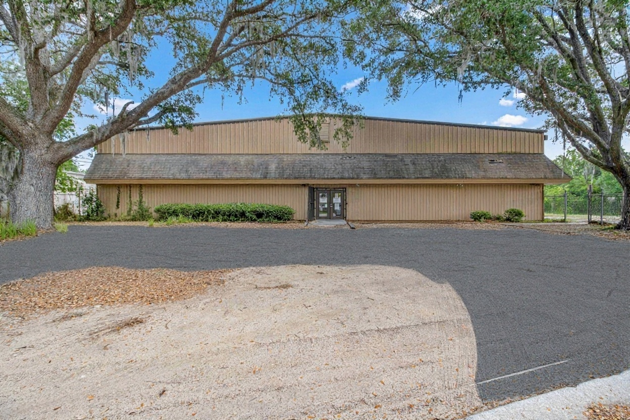 1031 NE 16th St, Ocala, FL for lease Interior Photo- Image 1 of 34