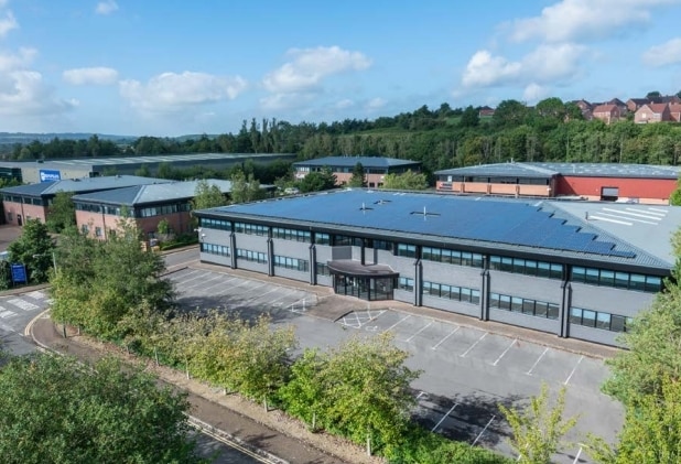 5A Royal Wootton Bassett, Swindon for sale Primary Photo- Image 1 of 1