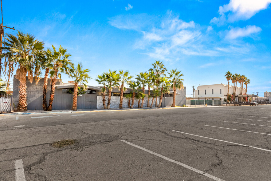 830 E Sahara Ave, Las Vegas, NV for sale - Building Photo - Image 2 of 40