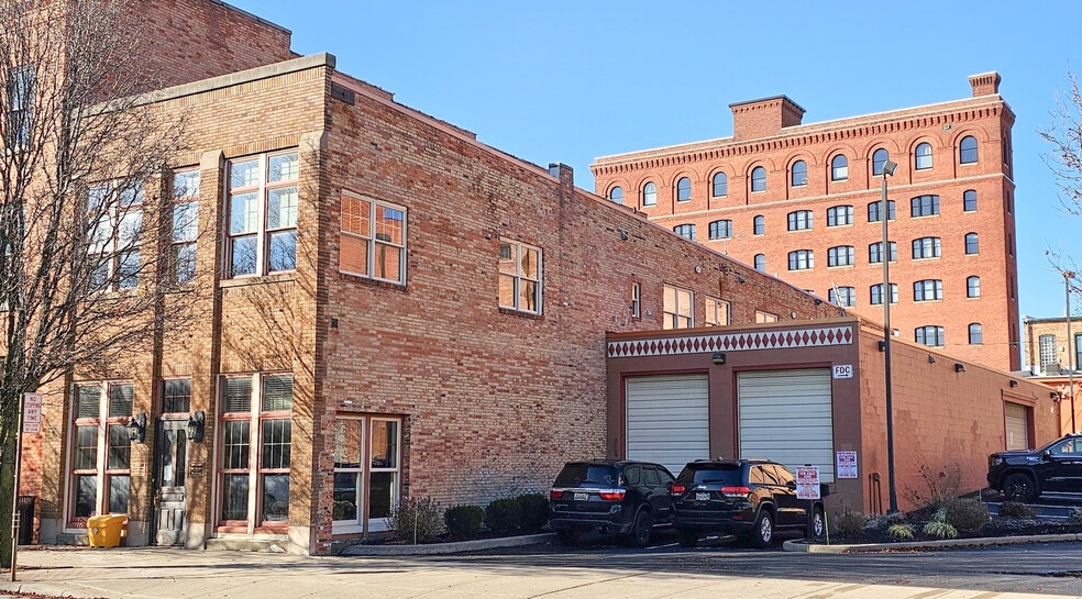 24 S Huron St, Toledo, OH for lease - Building Photo - Image 1 of 14