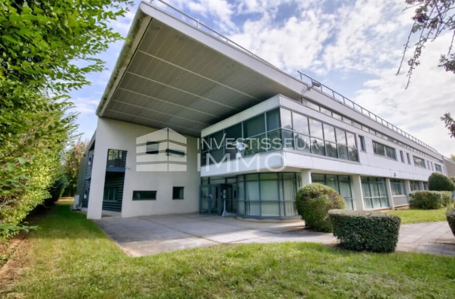 Flex in Tremblay-en-France for lease - Building Photo - Image 2 of 13