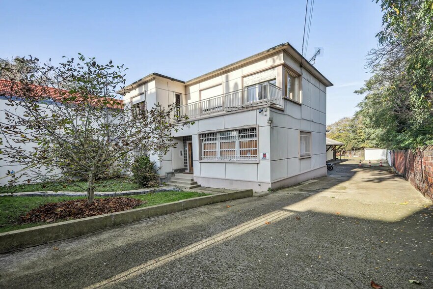 55 Rue Du Colonel Fabien, Arcueil for sale - Building Photo - Image 1 of 17