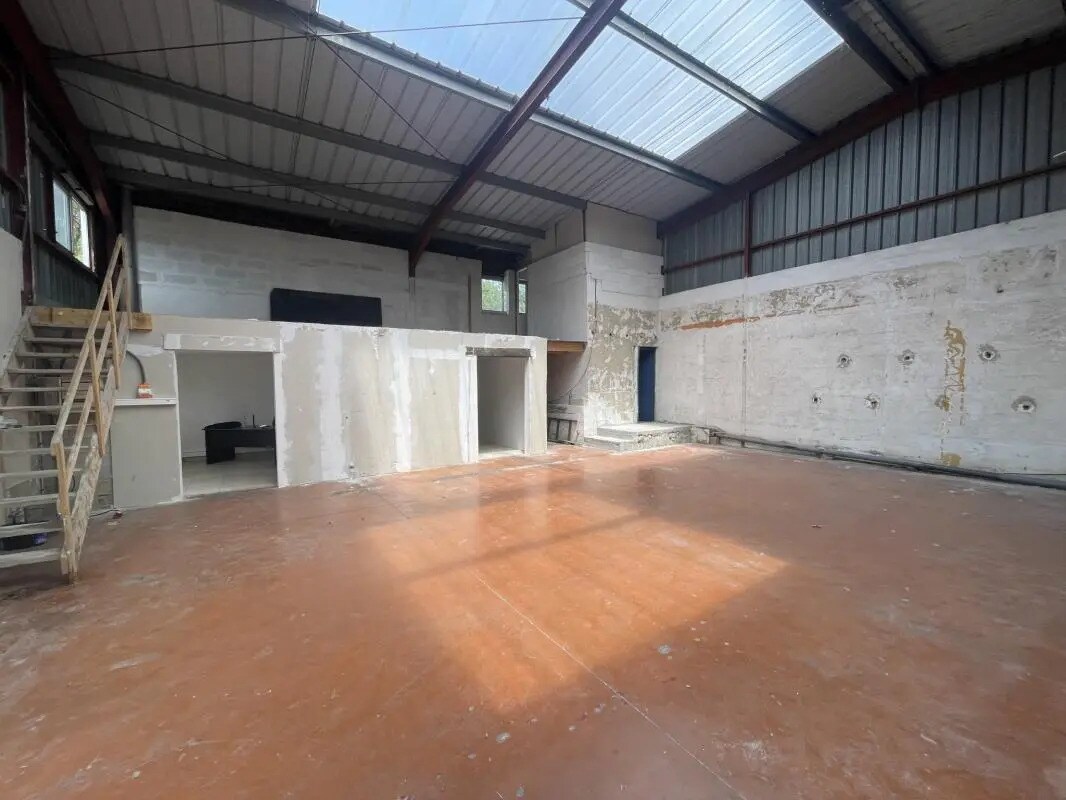 Industrial in Fréjus for lease Interior Photo- Image 1 of 6