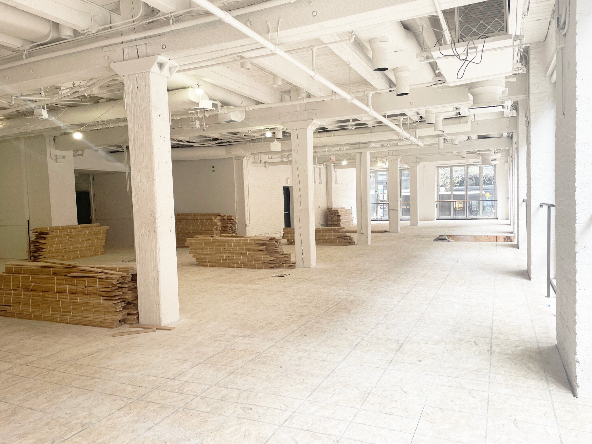 303 W Erie St, Chicago, IL for lease Interior Photo- Image 1 of 4