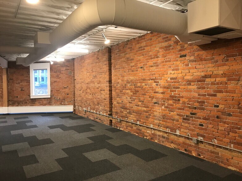 625 1st Ave, Seattle, WA for lease - Interior Photo - Image 2 of 6
