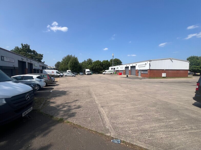 Moorhouse Av, Leeds for lease - Building Photo - Image 3 of 23