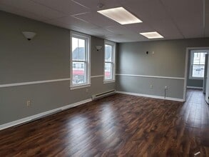 4 High St, Hampton, NH for lease Interior Photo- Image 2 of 6
