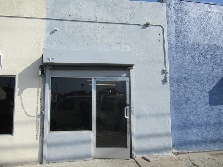 1212 N Wilmington Ave, Compton, CA for lease - Building Photo - Image 3 of 11