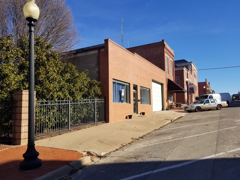 314 W Oklahoma Ave, Guthrie, OK 73044