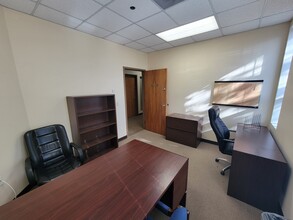 121 Brick Kiln Rd, Chelmsford, MA for lease Interior Photo- Image 2 of 2