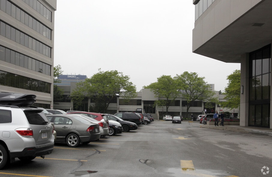 17-19 Four Seasons Pl, Toronto, ON for lease - Building Photo - Image 3 of 4