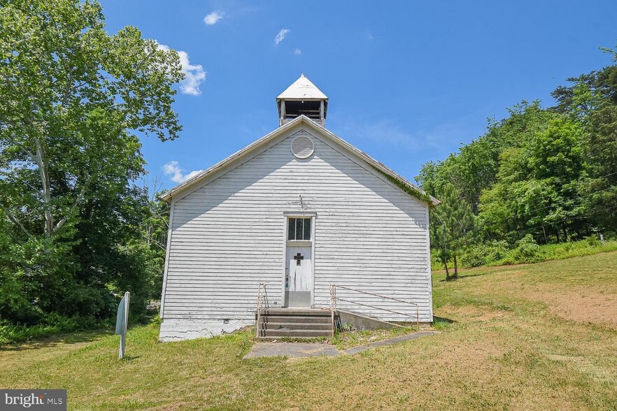 5058 Northwestern, Burlington, WV for sale - Primary Photo - Image 1 of 1