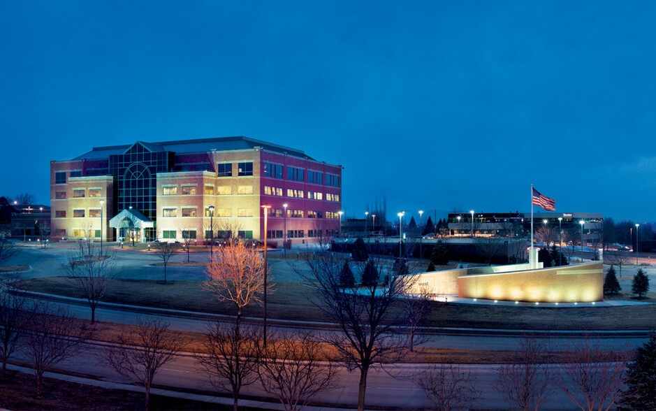 11808 Miracle Hills Dr, Omaha, NE for sale - Building Photo - Image 1 of 1