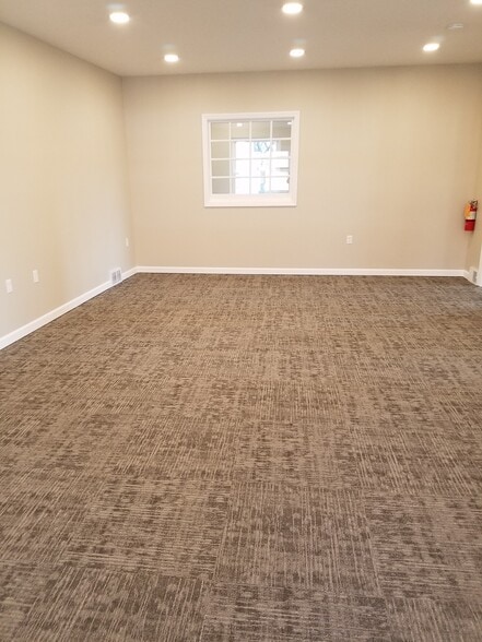 425-427 Cochran Rd, Pittsburgh, PA for sale - Interior Photo - Image 3 of 7