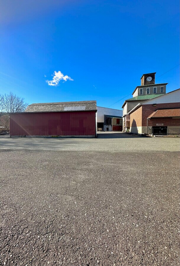 114 E Chestnut St, Bechtelsville, PA 19505 Bechtelsville Agway