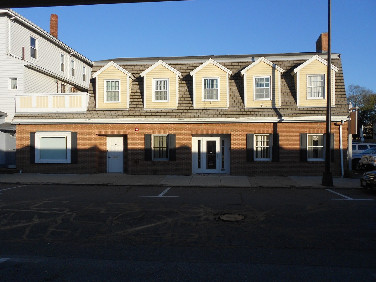 29 Albion St, Wakefield, MA 01880