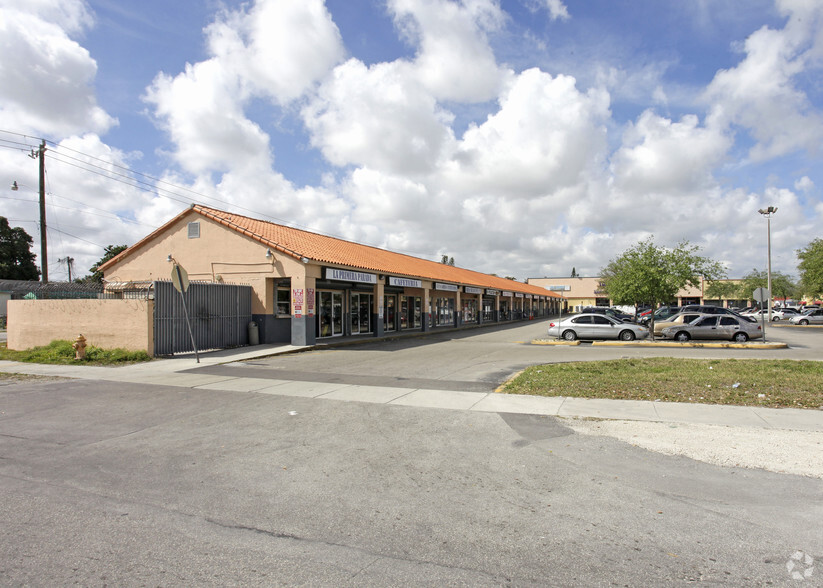 11800-11836 NW 10th Ave, Miami, FL for lease - Primary Photo - Image 1 of 7