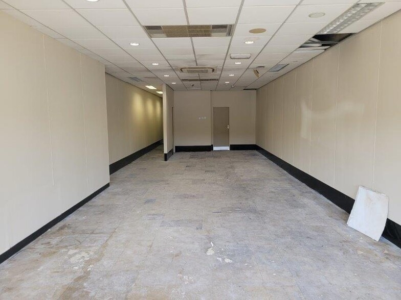 Bargarran Sq, Erskine for lease - Building Photo - Image 2 of 6