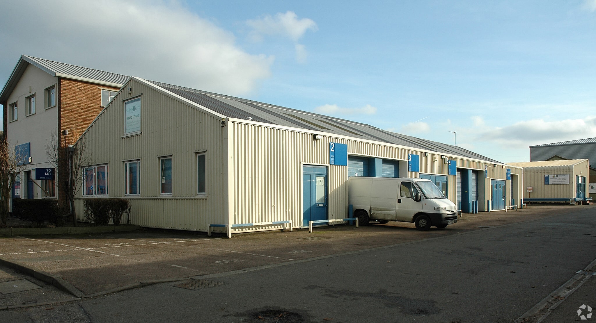 2-7 Lacre Way, Letchworth Garden City for sale Primary Photo- Image 1 of 1