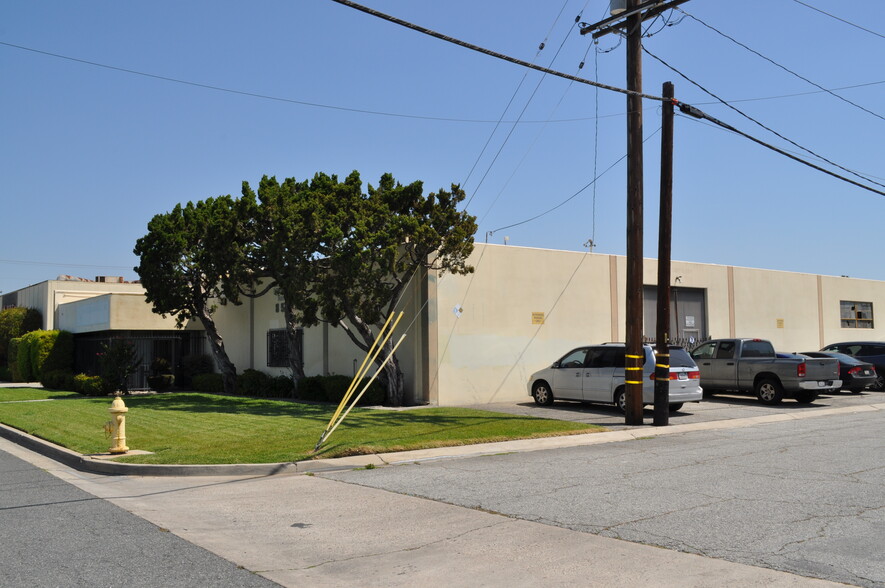 8528 Dice Rd, Santa Fe Springs, CA for sale - Primary Photo - Image 1 of 2