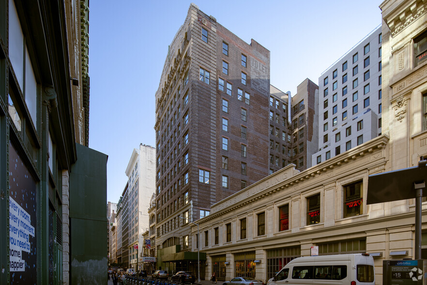 44 W 18th St, New York, NY for lease - Primary Photo - Image 1 of 9