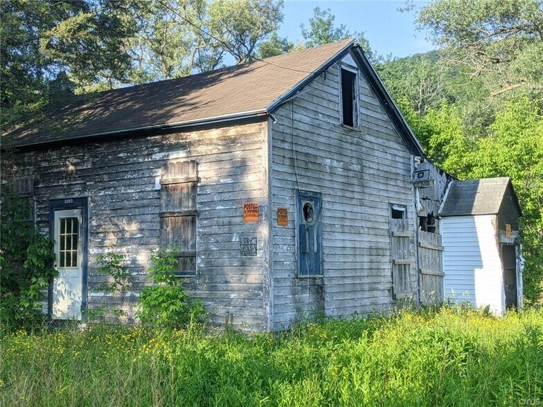 2263 Tully Farms Rd, Tully, NY 13159