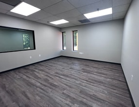 2660 Holcomb Bridge Rd, Roswell, GA for lease Interior Photo- Image 1 of 10