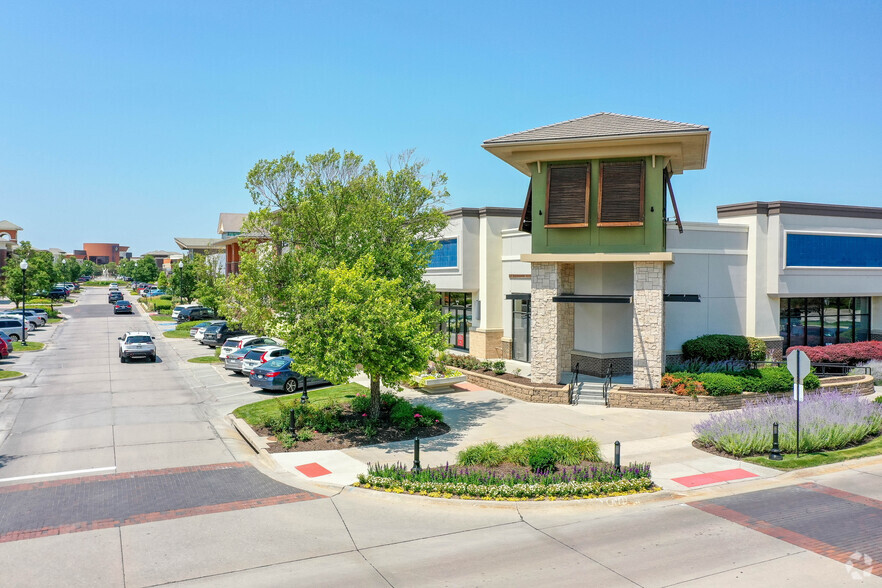 17305 Davenport St, Omaha, NE for lease - Building Photo - Image 2 of 9