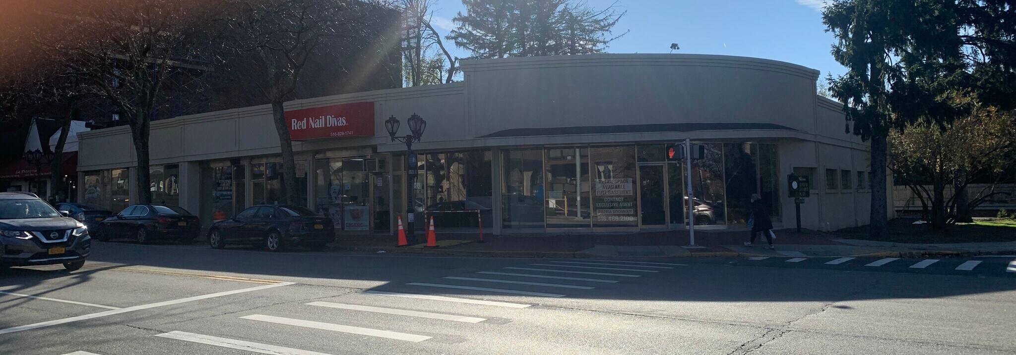 122130 Middle Neck Rd, Great Neck, NY 11021 RENOVATED Corner store