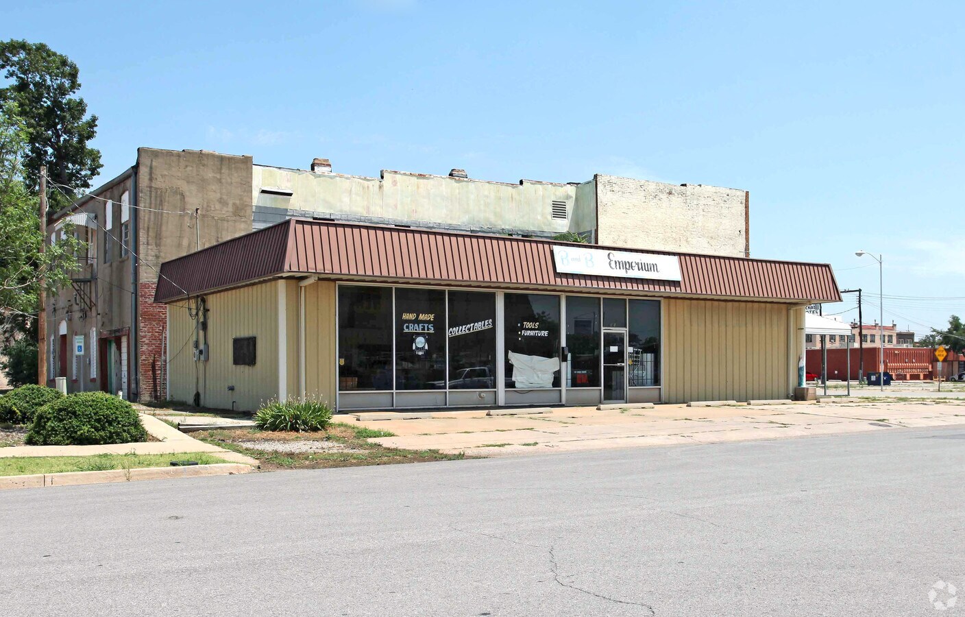 302 W Kansas Ave, Chickasha, OK 73018