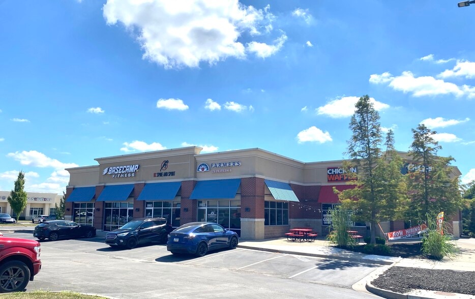 8661-8667 W 135th St, Overland Park, KS for lease - Building Photo - Image 2 of 6