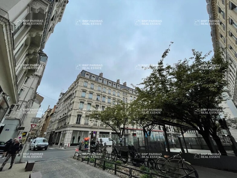 1 Rue Des Quatre Chapeaux, Lyon for lease - Building Photo - Image 3 of 16