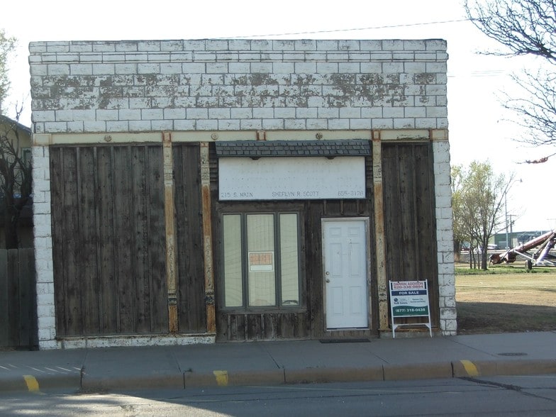 215 N Main St, Cimarron, KS 67835