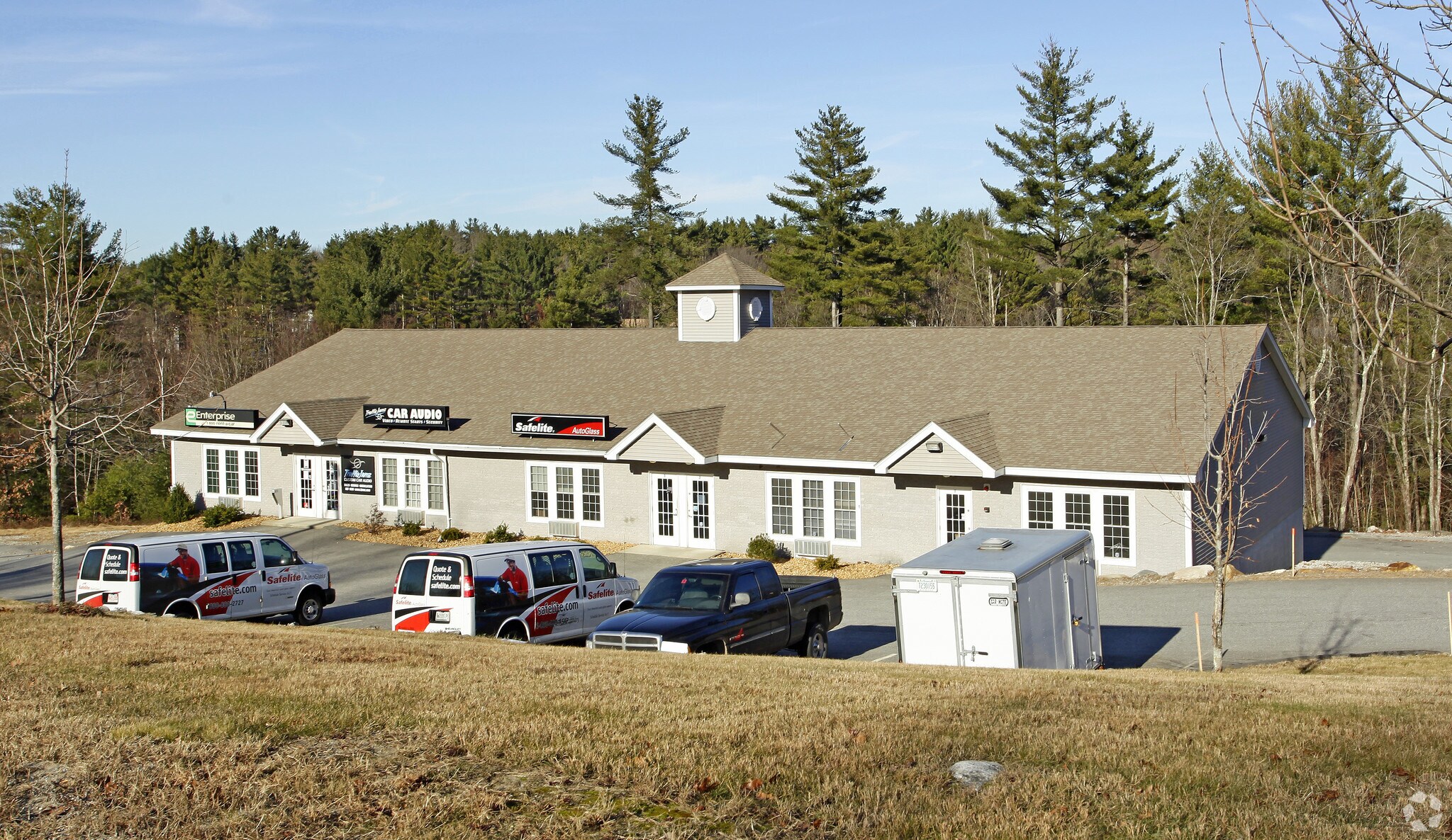 203 Londonderry Tpke, Hooksett, NH for sale Primary Photo- Image 1 of 1