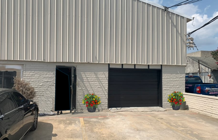 2529 Merrell Rd, Dallas, TX for lease - Building Photo - Image 3 of 13