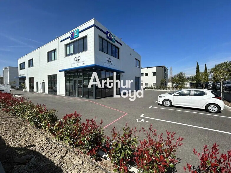 Office in Fréjus for lease - Building Photo - Image 1 of 4
