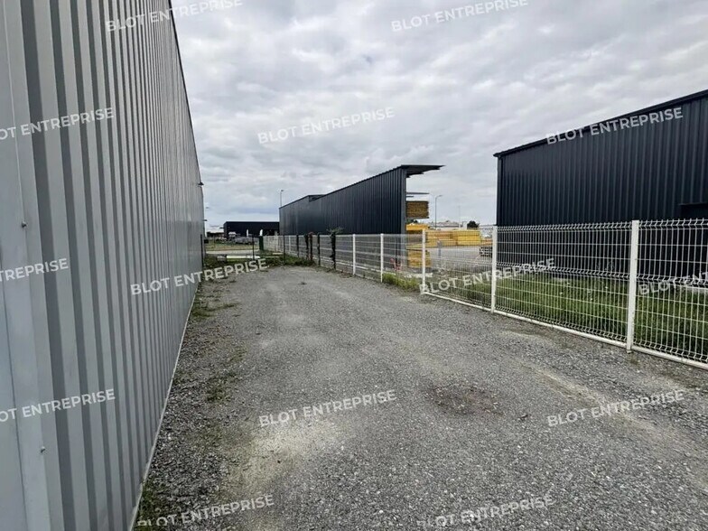 Flex in Nort-sur-Erdre for sale - Building Photo - Image 3 of 6