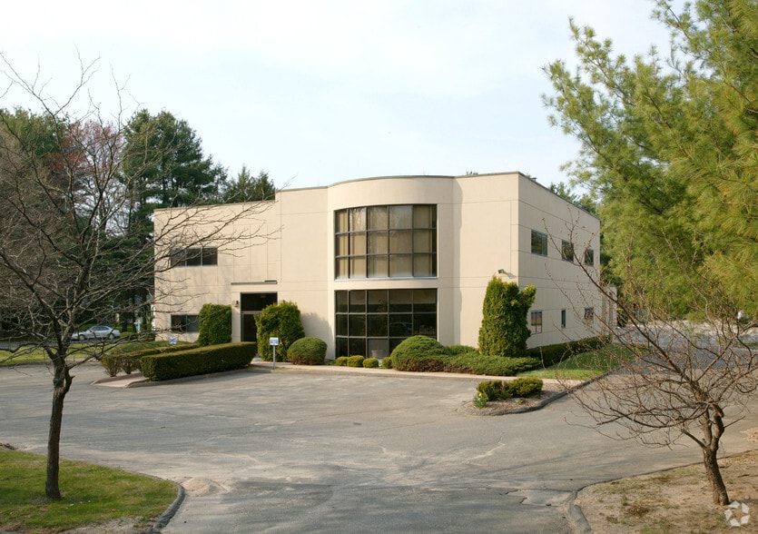 110 Hopmeadow St, Weatogue, CT for lease - Building Photo - Image 2 of 7
