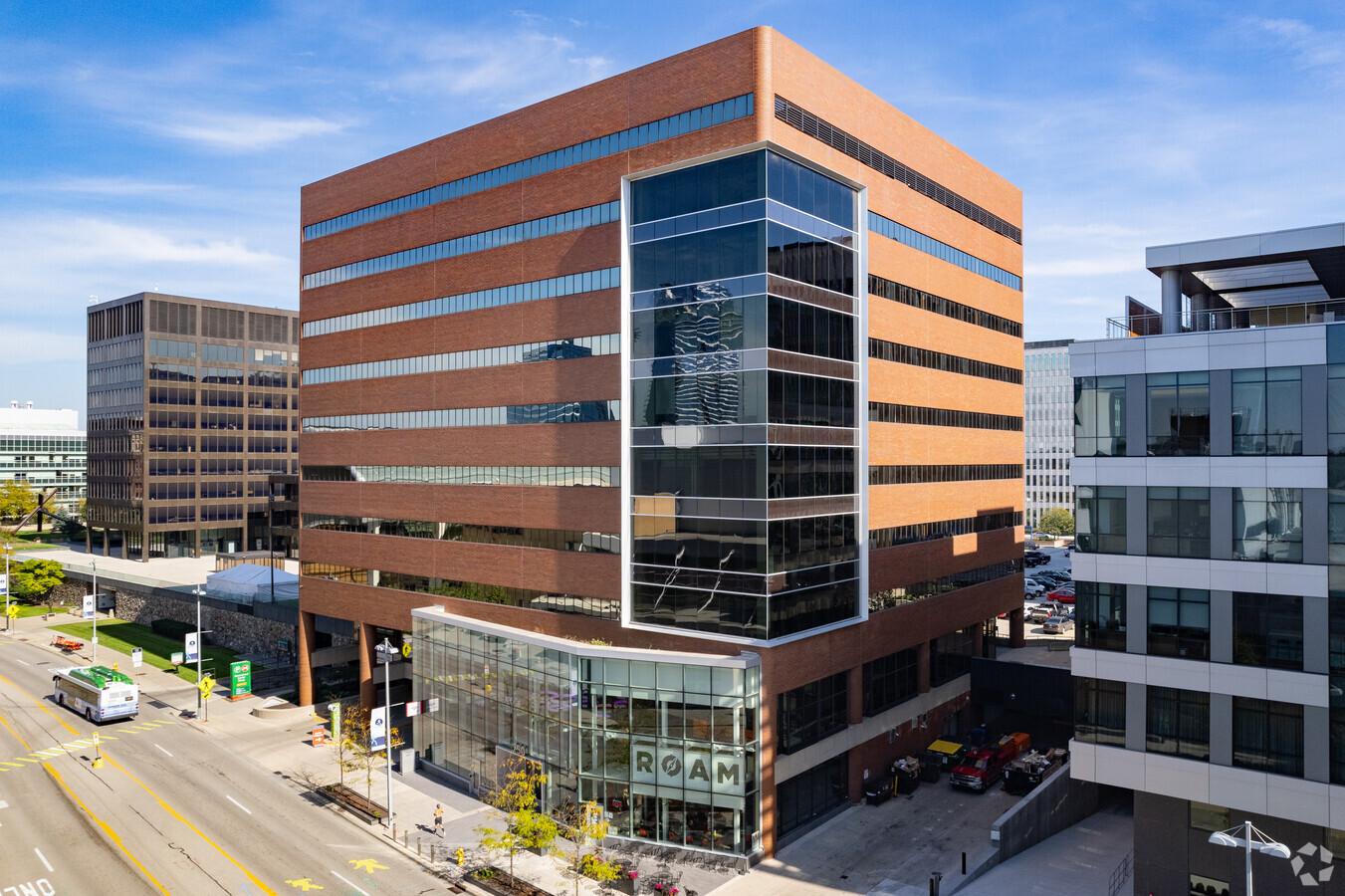 250 Monroe Ave NW, Grand Rapids, MI 49503 - Calder Plaza | LoopNet