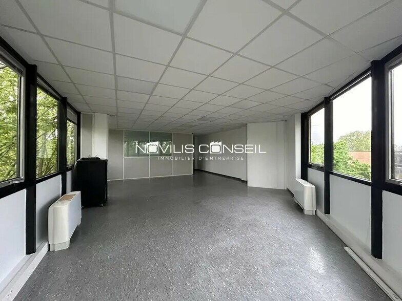 Office in Labège for lease - Interior Photo - Image 2 of 4